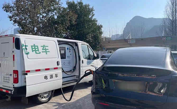 修文汽车搭电